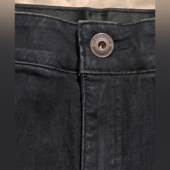 NWT Liz Claiborne Sara Slim Leg Mid-Rise Jeans - size 20W - Picture 6 of 8